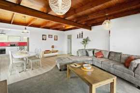 2-Person Surf Beach Studio App